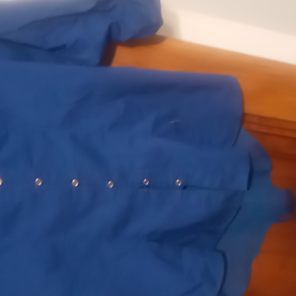 Shirt - Picture 2 of 6